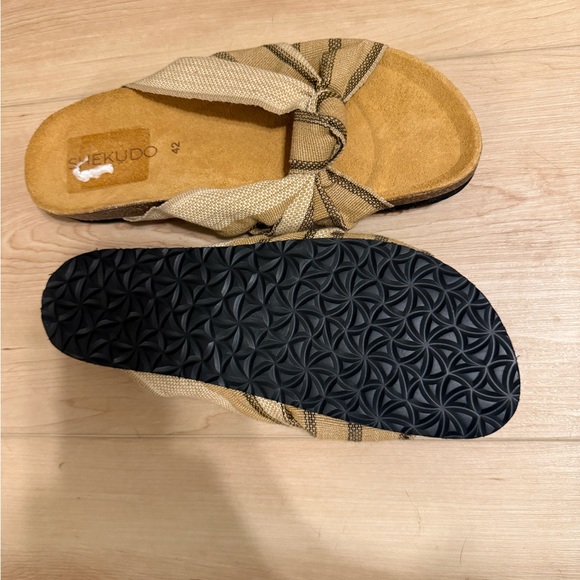 Shekudo Bahia Knot Slide Sandals - Picture 3 of 3